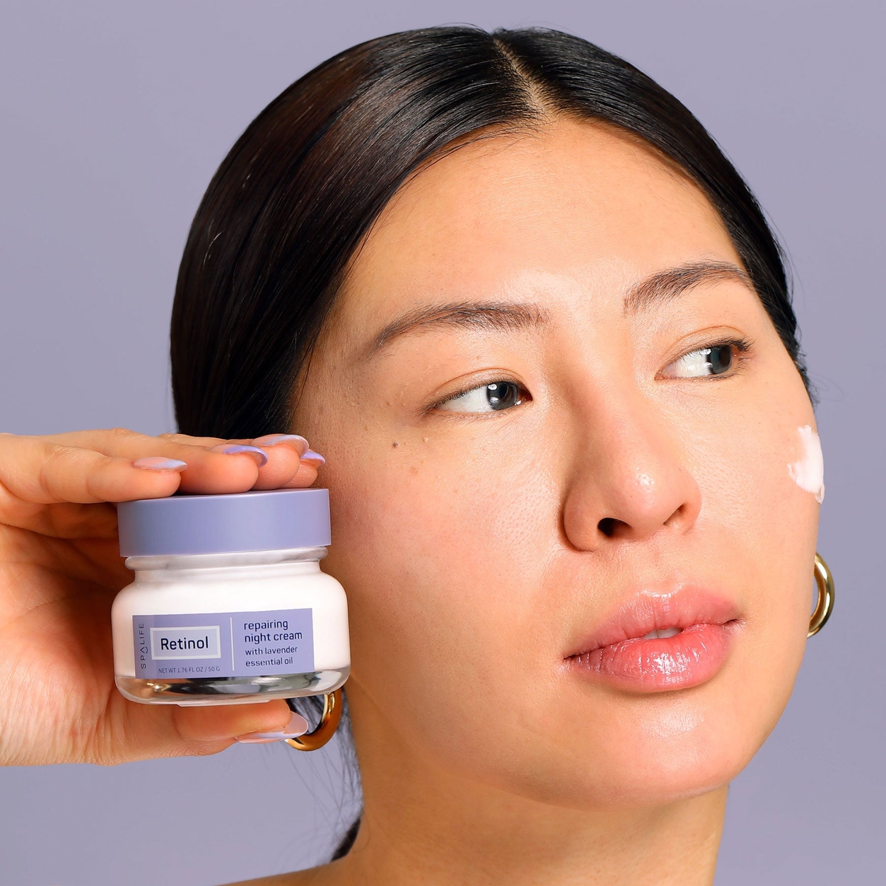 Cremă de noapte cu retinol și ulei de lavandă