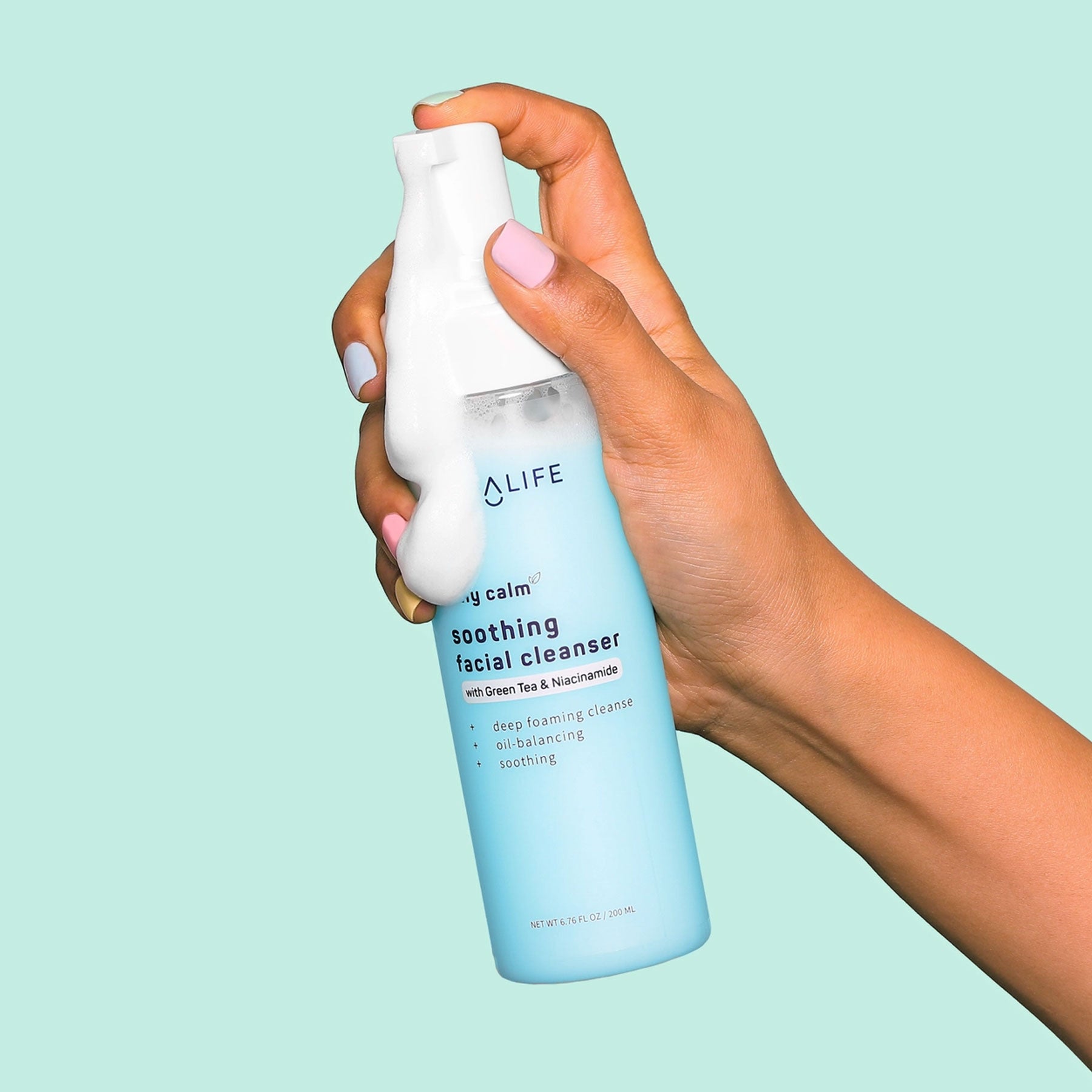 Gel de curățare facială spumant calmant Daily Calm