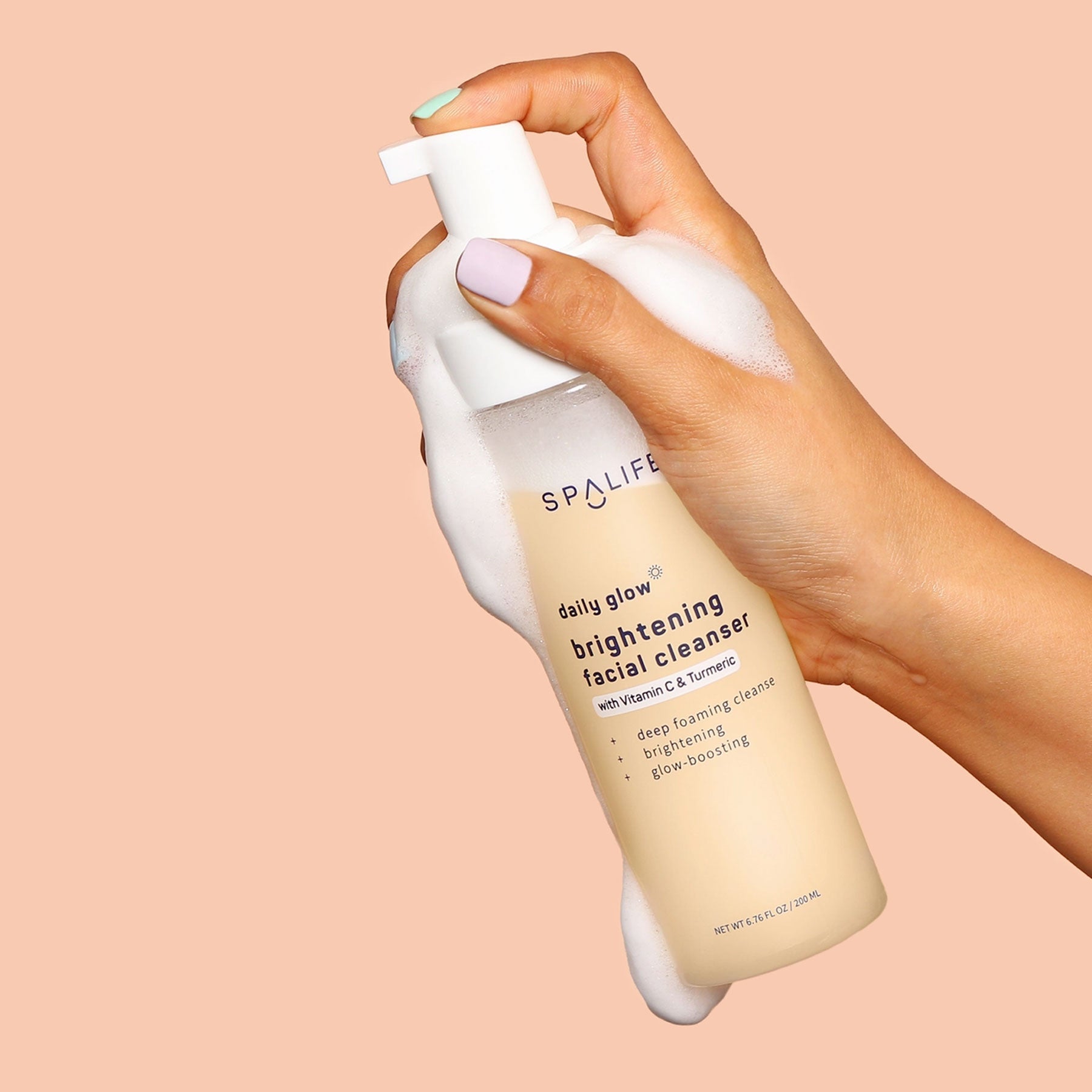 Gel spumant de curățare facială iluminator Daily Glow