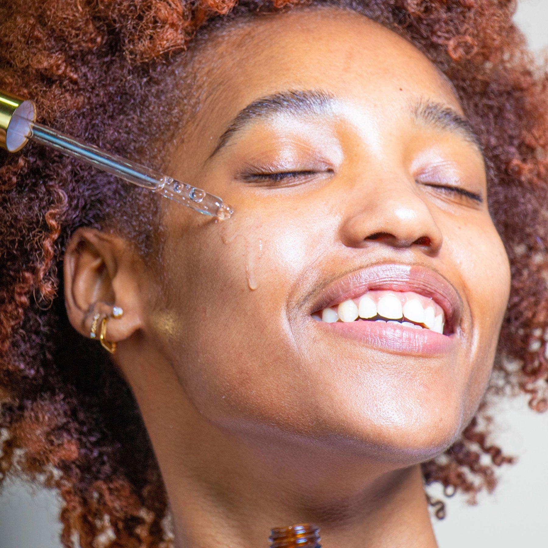 Ser facial iluminator cu vitamina C